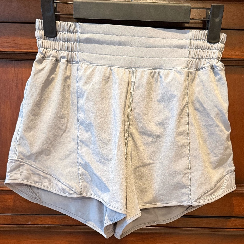 Lululemon Hotty Hot High Rise Shorts 4” — Size 4, Rhino Grey